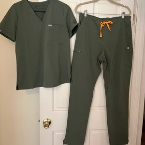 Limited Edition Moss Green Figs scrub set